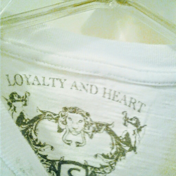 Loyalty and Heart graphic Tee - Picture 3 of 3